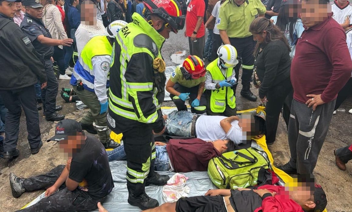 Cae rayo en plena fiesta religiosa de Toluca; deja a 7 lesionados