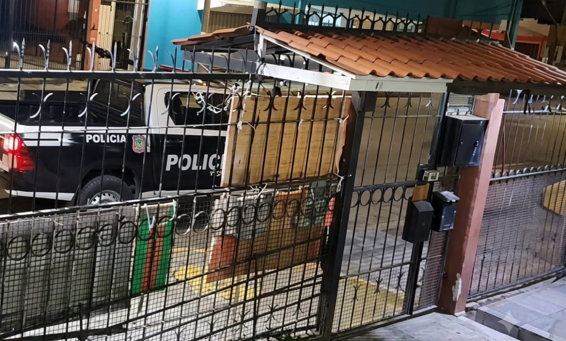 Choca contra poste patrulla de Ixtapaluca; captan el momento en video