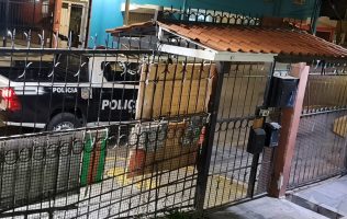 Choca contra poste patrulla de Ixtapaluca; captan el momento en video