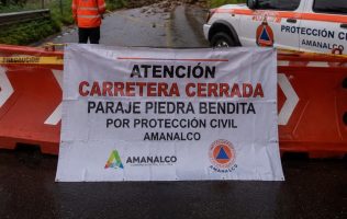 Cierra camino Ayuntamiento de Amanalco por peligro de deslave