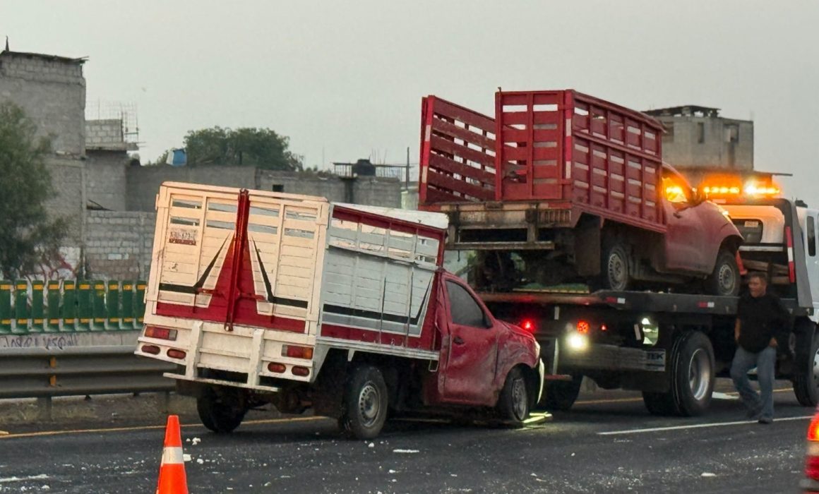 Cierran salidas del AIFA hacia CDMX por volcadura en el Mexiquense