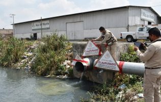 Clausuran cárcamo por contaminación en canal de Totoltepec en Toluca 