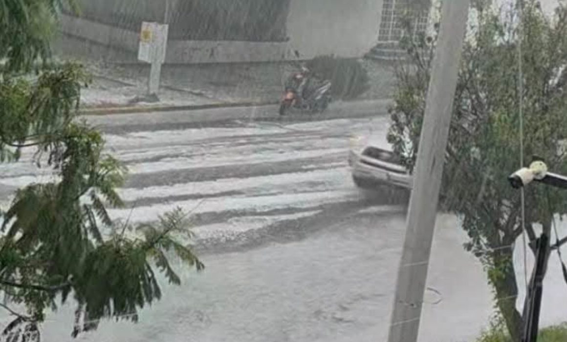 Colapsan lluvia y granizo vialidades de Toluca y municipios vecinos
