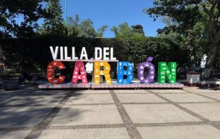 Compra sobrino del Sindico de Villa del Carbón camionetón de lujo