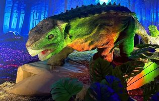 Convierten a Naucalpan en tierra jurásica