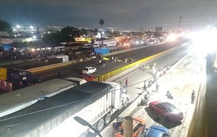 Cumple más de cinco horas bloqueo en la México-Puebla