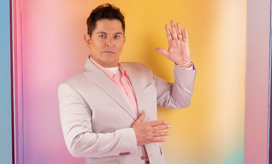Entra Ernesto Laguardia a La Casa de los Famosos; repiten conductores