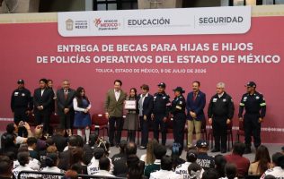 Entrega Edomex becas a 2 mil 650 hijos de policías estatales
