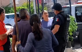 Exhiben abuso policial contra comerciante en Nicolás Romero