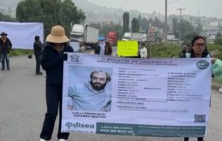 Exigen localización de joven desaparecido y toman la Toluca-Naucalpan