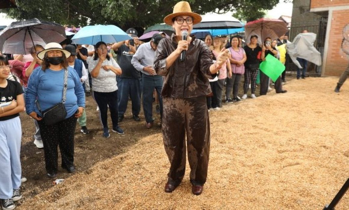 Inaugura Azucena Cisneros pozo Las Fuentes en Ecatepec