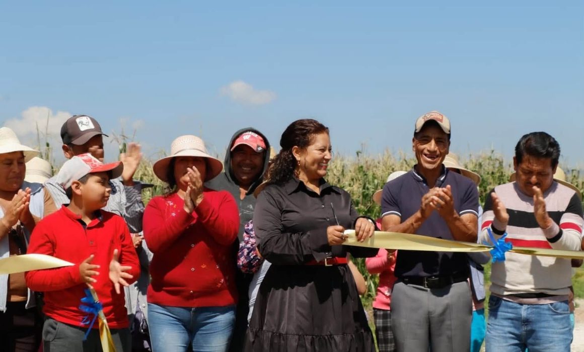 Inauguran con bombo y platillo mini puente; genera burlas en Ixtlahuaca