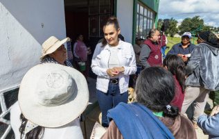 Lleva Erika Olea estufas de inducción a 8 comunidades de Tianguistenco