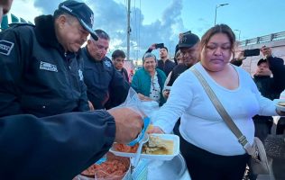 Lleva Guardia Civil alimentos a familiares de pacientes en hospital