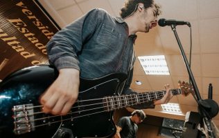 Mantiene el rock esencia a pesar de los géneros de moda