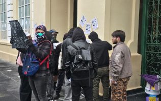 Mantienen estudiantes de la UAEMéx movilizaciones por tema de gratuidad