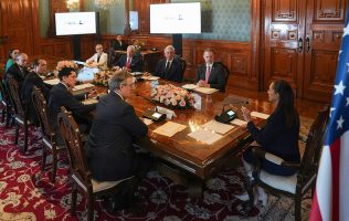 México mantiene exención arancelaria para casi 85% de exportaciones a EU