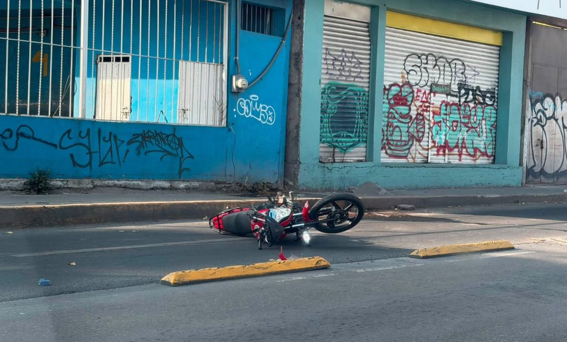 Muere motociclista tras chocar contra bolardo en Chimalhuacán