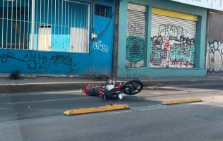 Muere motociclista tras chocar contra bolardo en Chimalhuacán