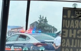 Durante la jornada de este martes, la circulación sobre Paseo Tollocan en Toluca registró afectaciones viales, luego de que decenas de taxistas realizaran una manifestación