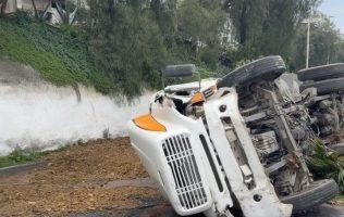 Paraliza volcadura de tráiler la circulación en la México–Pachuca