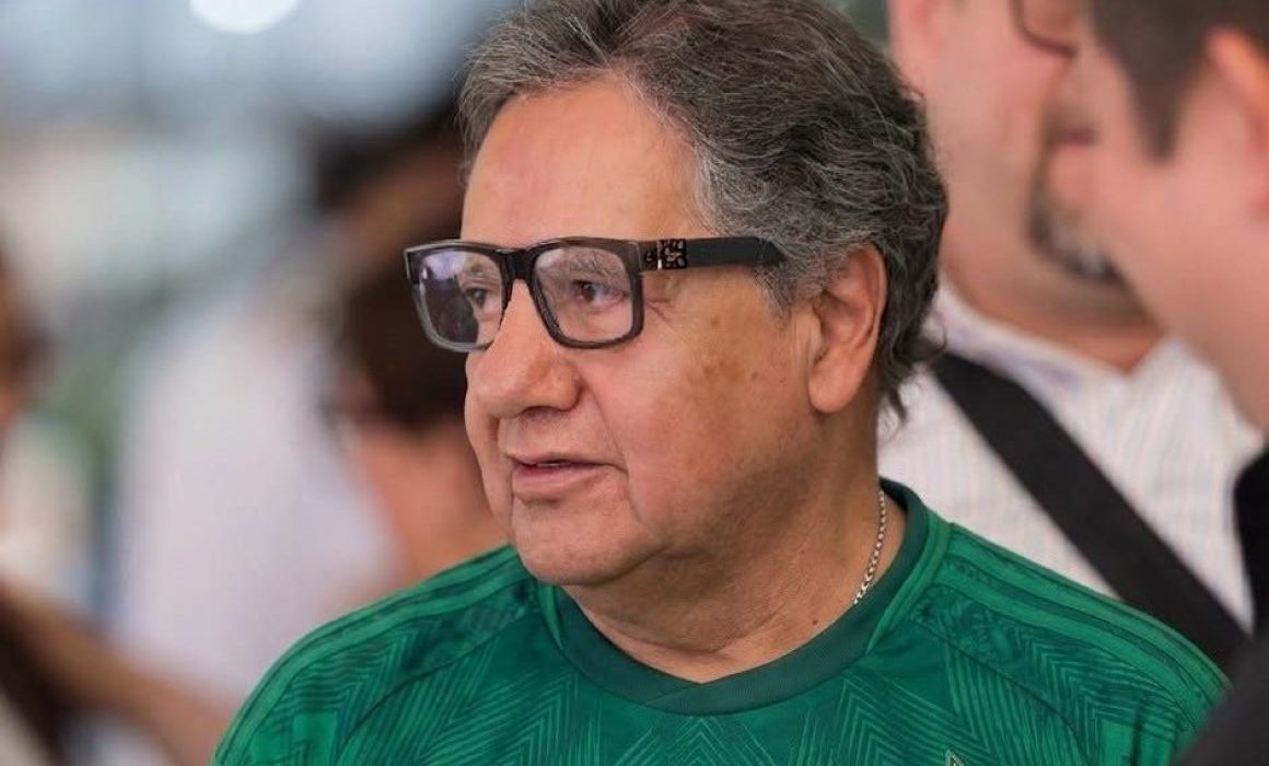 Pide Higinio Martinez celebrar triunfo de México desde sus hogares
