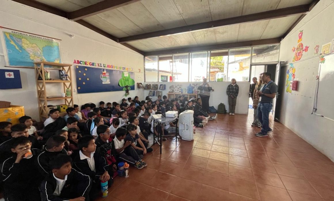 Preocupa alza de cuotas escolares a familias del Estado de México