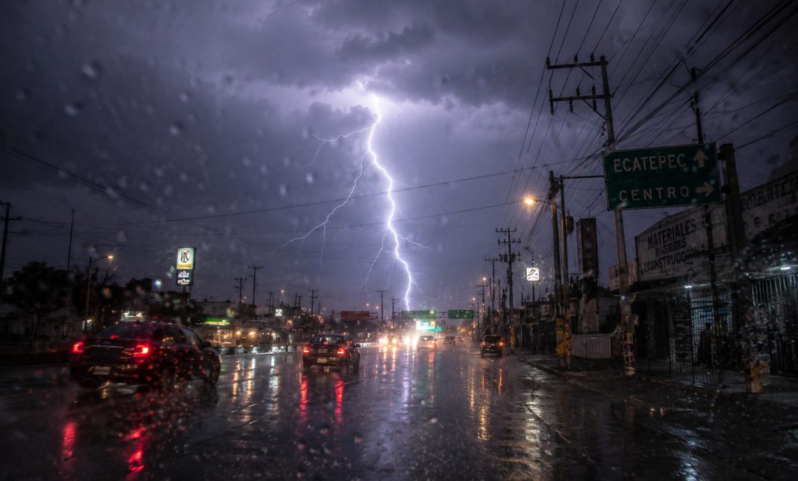 Prevé SMN chubascos y descargas eléctricas en Edomex este 24 de julio