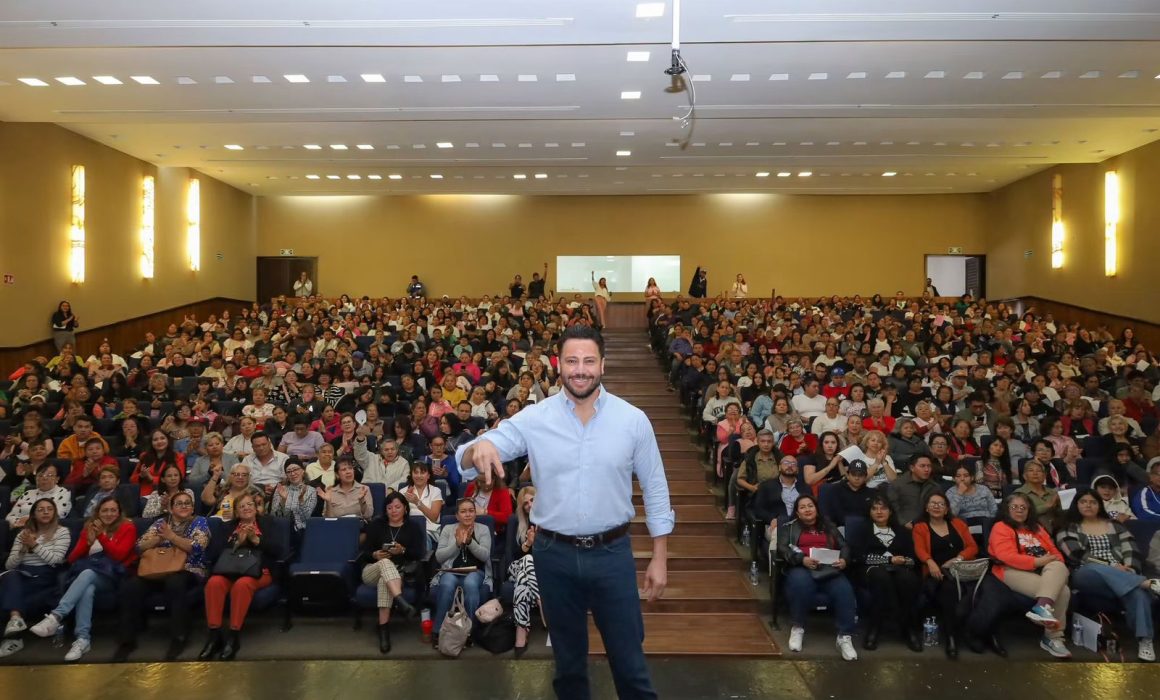 Promueve Anuar Azar la salud emocional con el taller; Sanando a Papá