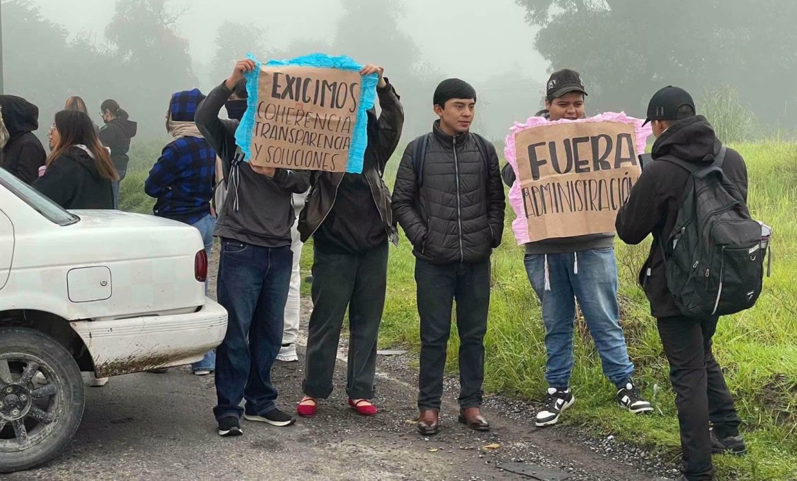 Provoca paro estudiantil bloqueos viales en Otzolotepec