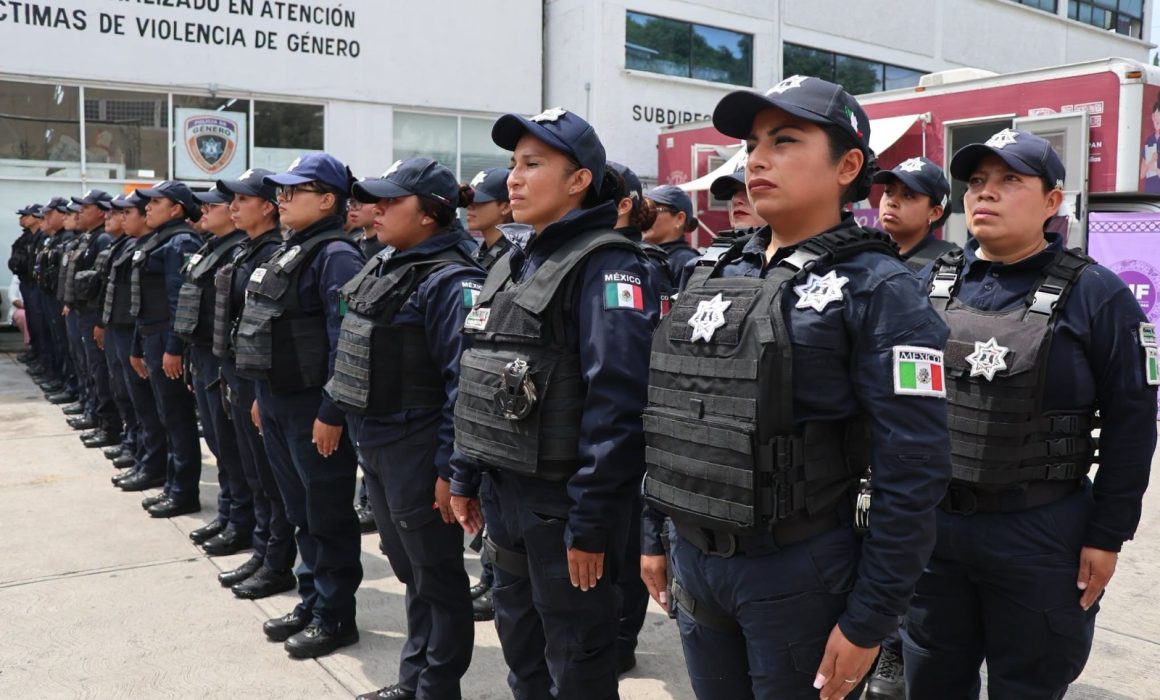 Reciben PC y policías de Naucalpan reconocimiento y atención médica