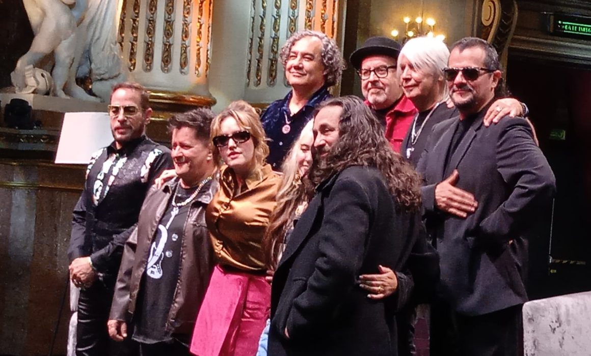 Recordará LTD Rock éxitos con acabados de lujo.