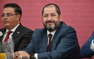 Reivindica Paco Vázquez el valor ético de la abogacía en el Edomex