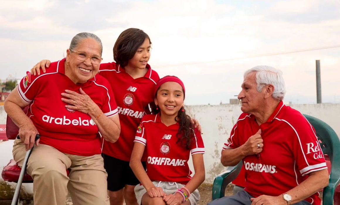 Revive Toluca su historia con jersey inspirado en la era de Cardozo