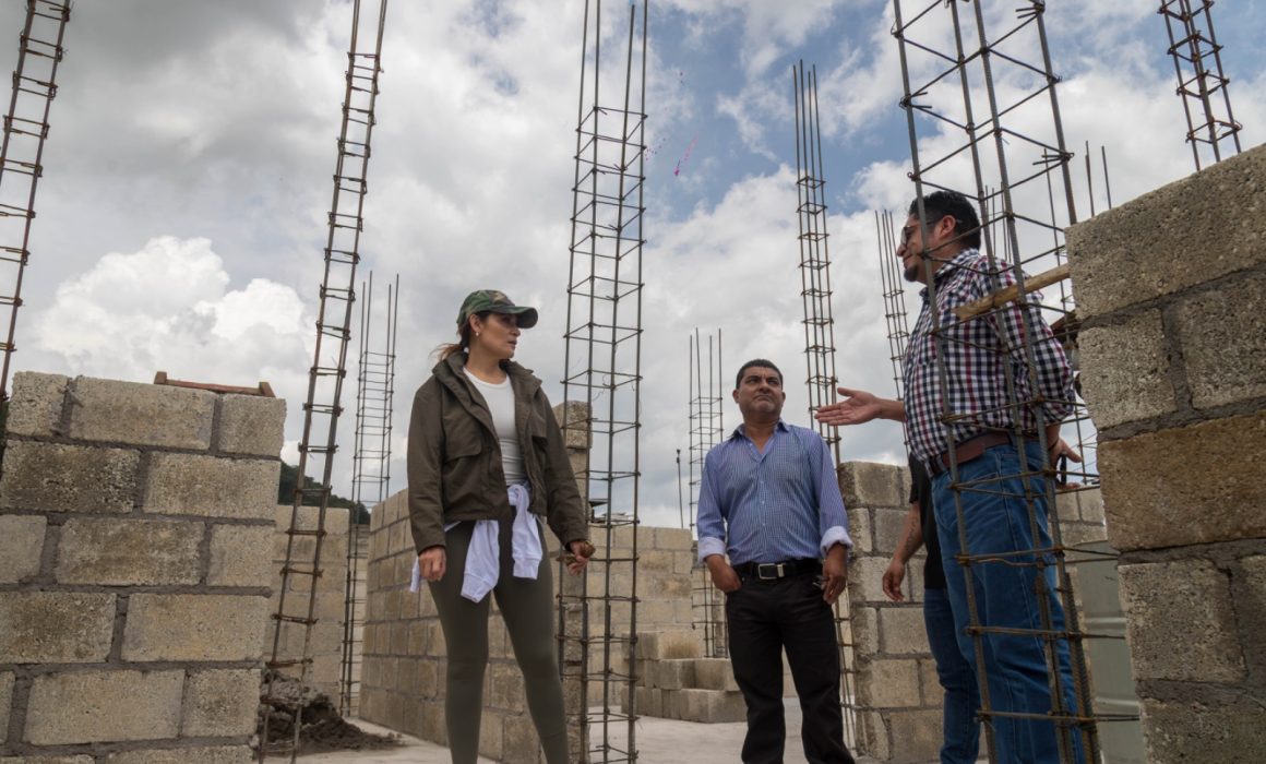 Supervisa Erika Olea construcción de nueva subdelegación en Ahuatenco