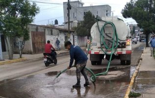 Trabajarán burócratas en vacaciones para acelerar obras en Edomex