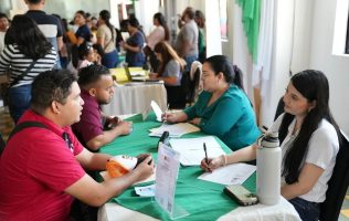 Acerca Atizapán oportunidades laborales con Feria Itinerante de Empleo