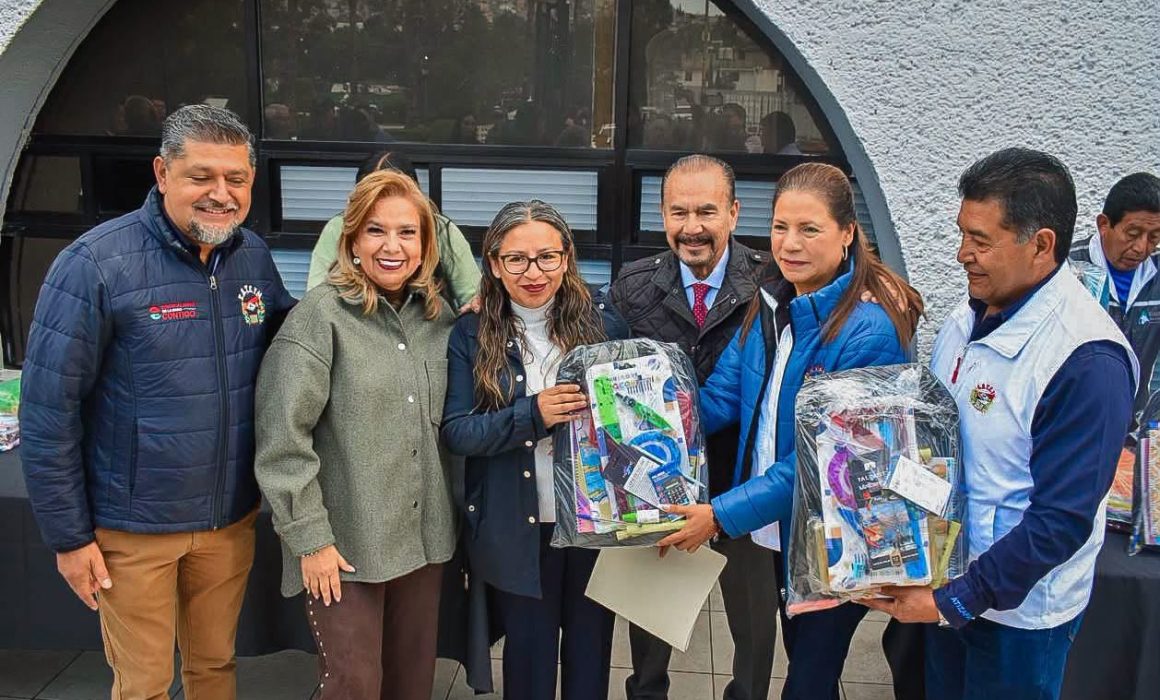 Apoyan con kits escolares a familias del SUTEYM en Atizapán de Zaragoza