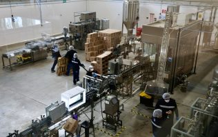Atrae Edomex primera empresa que envasa agua de lluvia