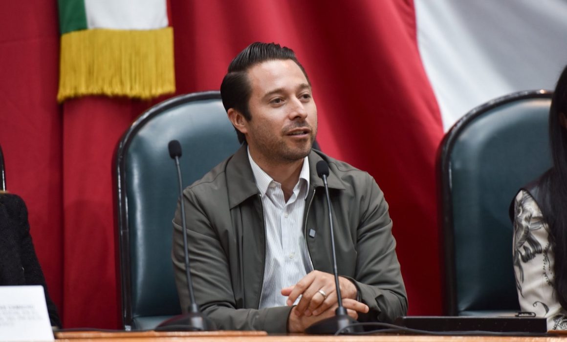 Busca Mariano Camacho sacar a niños de redes y protegerlos de riesgos