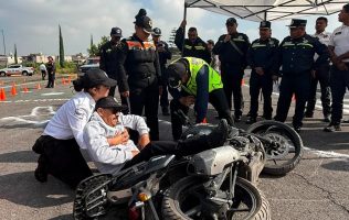 Capacitan a policías para responder a accidentes viales en Edomex