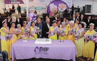 Celebra Atizapán a mil 500 adultos mayores por el Día de los Abuelos