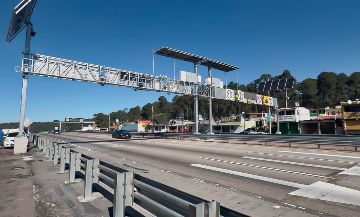 Cierra SICT 54 accesos irregulares en carreteras del Edomex