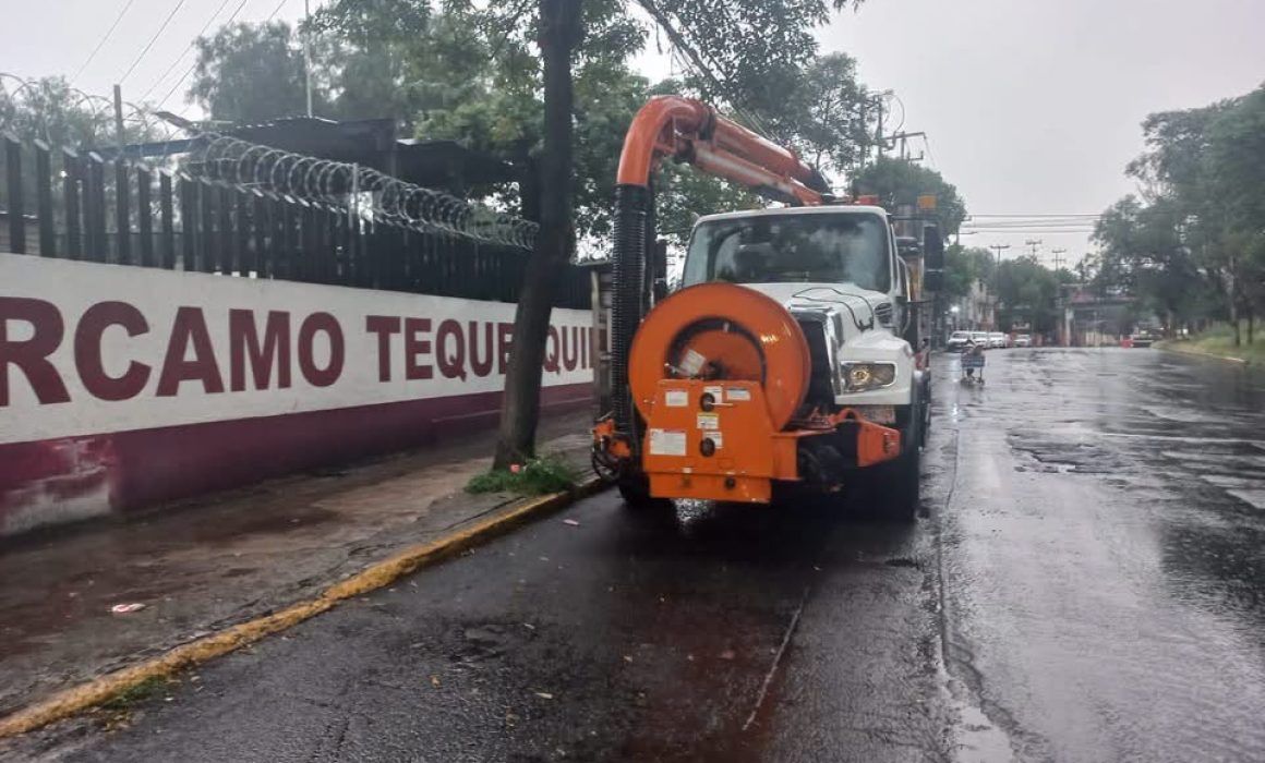 Combate Tlalnepantla inundaciones con vactors, bombas y 33 cárcamos