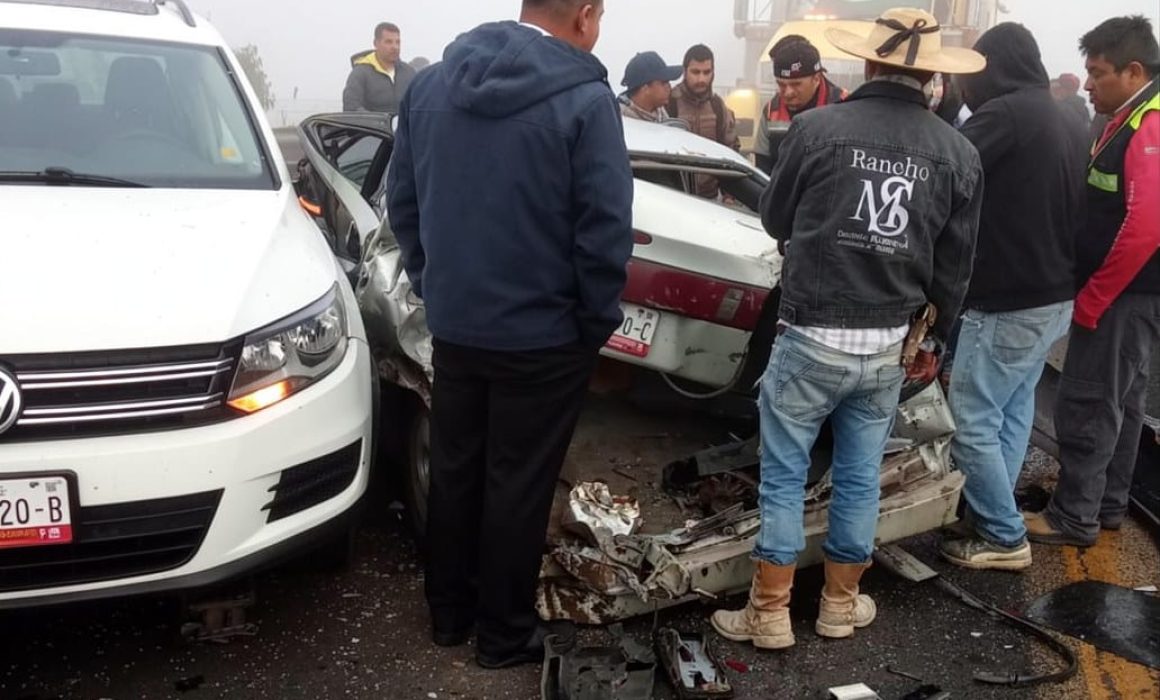 Deja carambola 5 lesionados en Almoloya de Juárez
