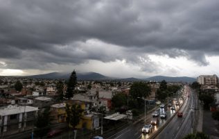 Deja onda tropical 24 ambiente fresco, lluvias y granizo en Edomex