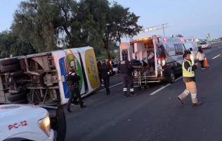 Deja varios lesionados volcadura de autobús ODT en la México-Pachuca
