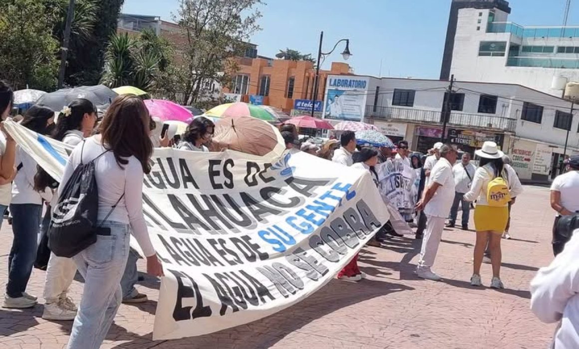 Demandan vecinos de Ixtlahuaca rendición de cuentas en red de agua
