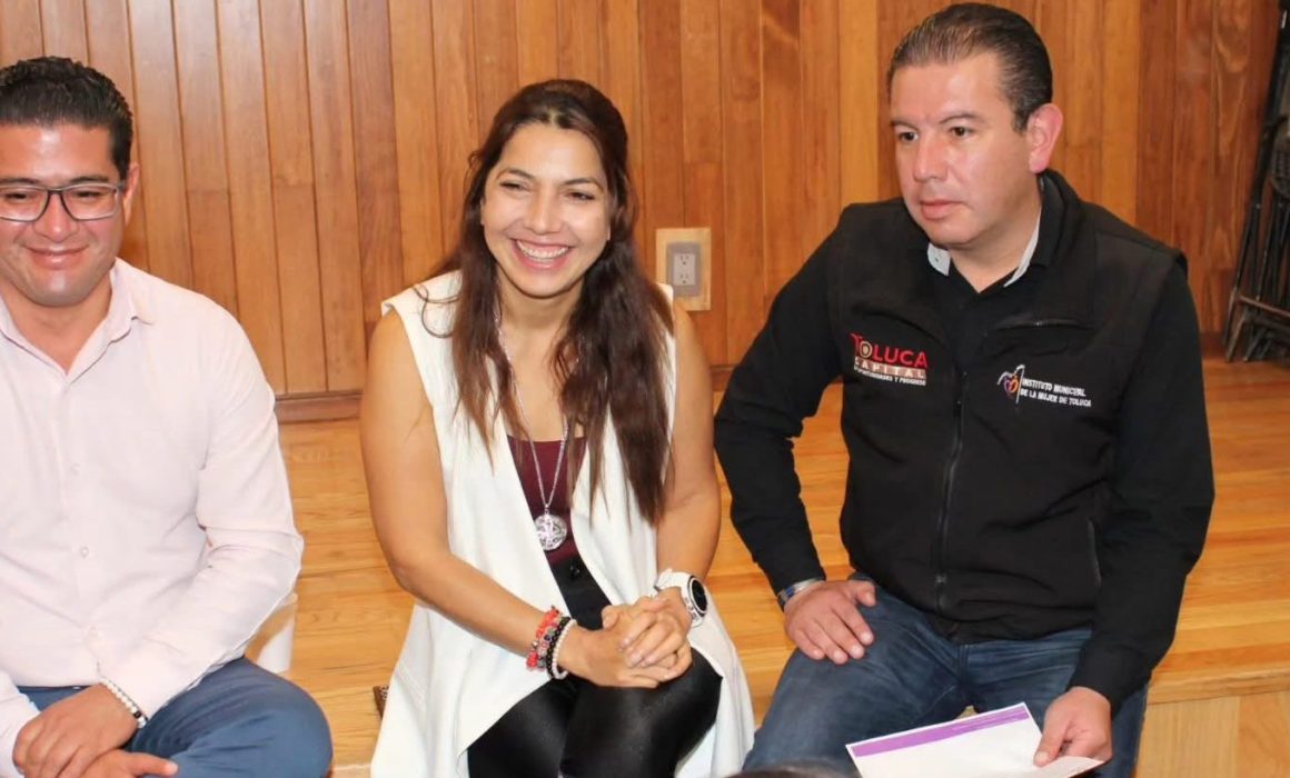 Denuncian a la directora de La Mujer en Toluca por maltrato laboral