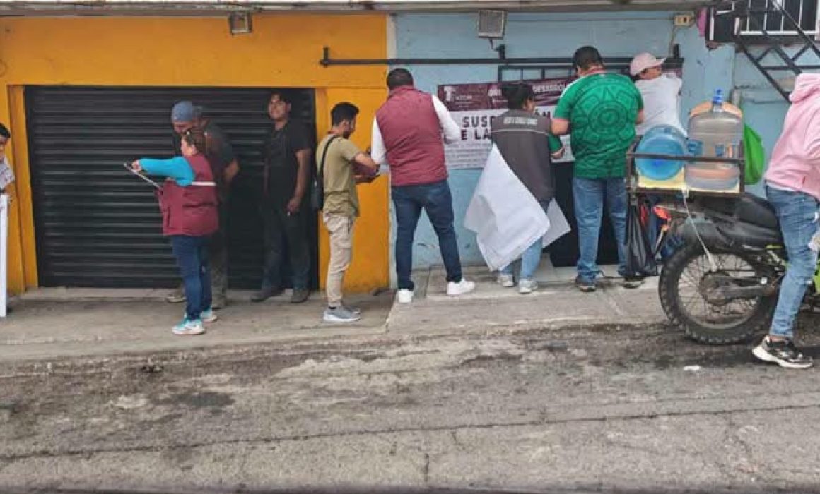 Denuncian negocios de Tultitlán meses de cierres y trabas municipales